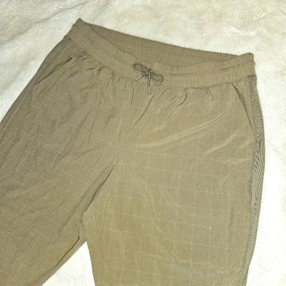 Athleta Brooklyn Textured Jogger Pants Silt Taupe Khaki Tan Women's Size 20 - Picture 9 of 15